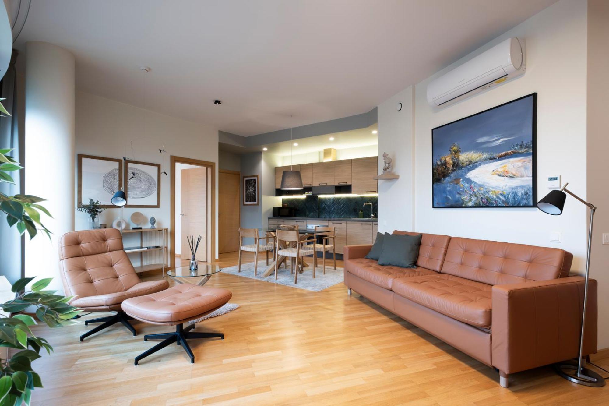 2 Bedroom Apt, 2 Garage Spots & Balconies, Self Check-In, By Cohost دروسكينينكاي المظهر الخارجي الصورة