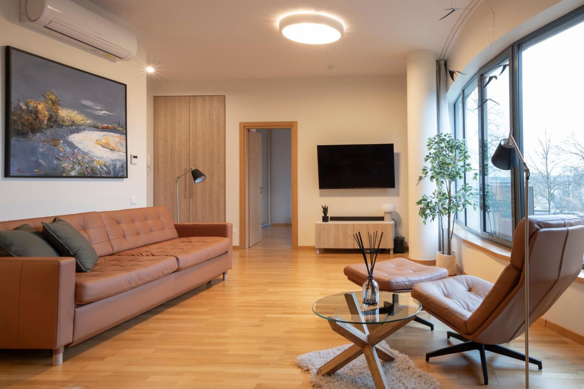 2 Bedroom Apt, 2 Garage Spots & Balconies, Self Check-In, By Cohost دروسكينينكاي المظهر الخارجي الصورة